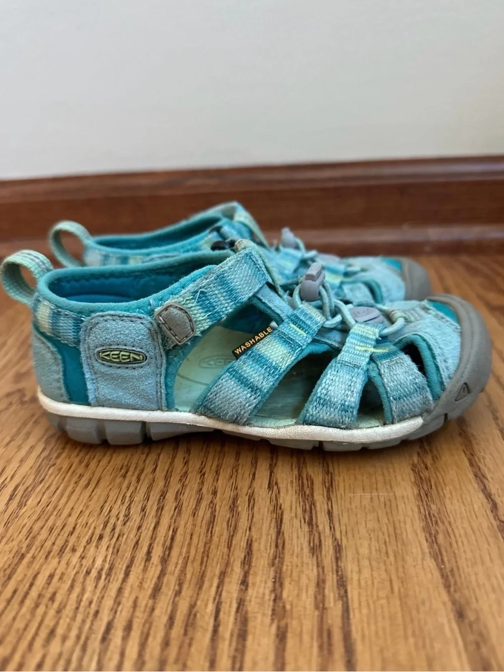 KEEN Seacamp CNX Sandals Girls Size 10 Turquoise